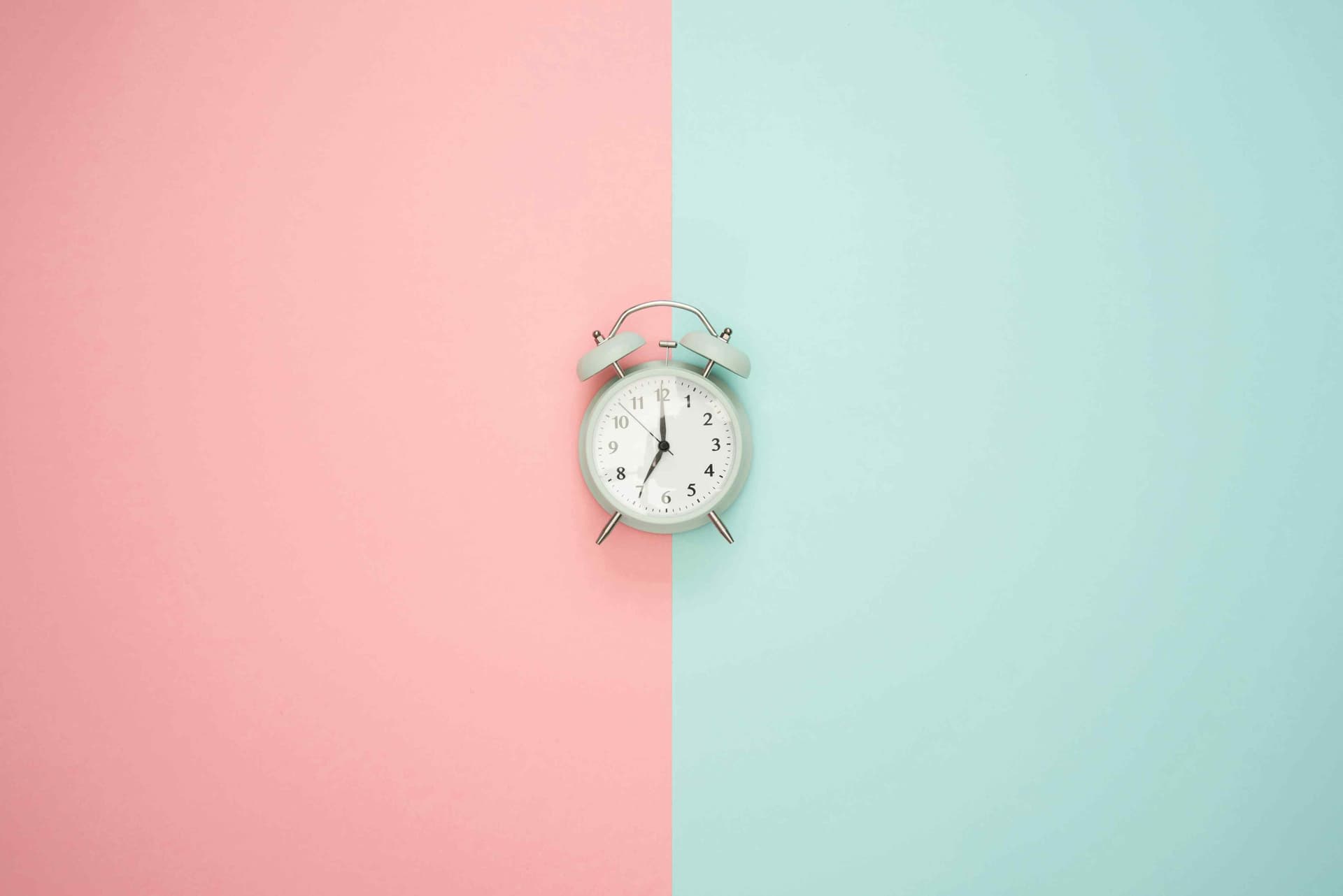 Featured image for 2025 Color Trends That Revitalize Your Living Spaces with Purpose